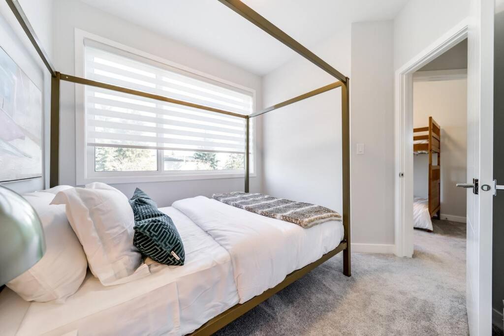 Modern Nordic Escape, 3Br Near Wem & Dt, Aircon & Fireplace, Wifi, Sleeps 6! Edmonton Exteriér fotografie