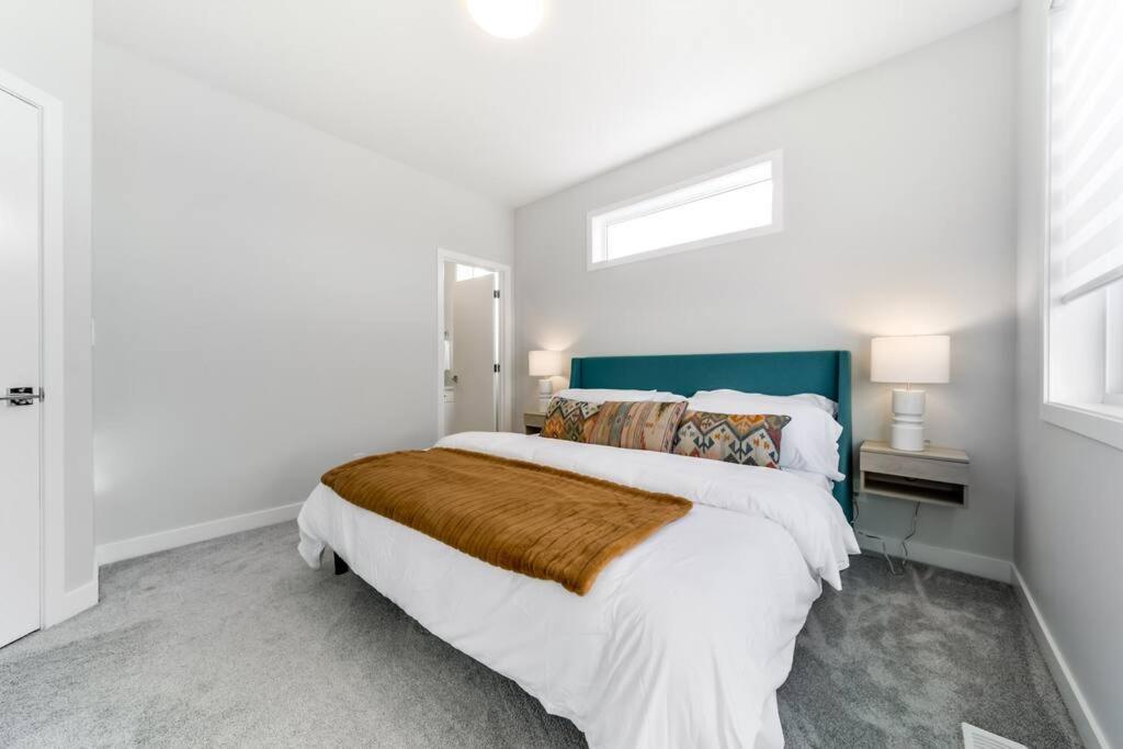 Modern Nordic Escape, 3Br Near Wem & Dt, Aircon & Fireplace, Wifi, Sleeps 6! Edmonton Exteriér fotografie