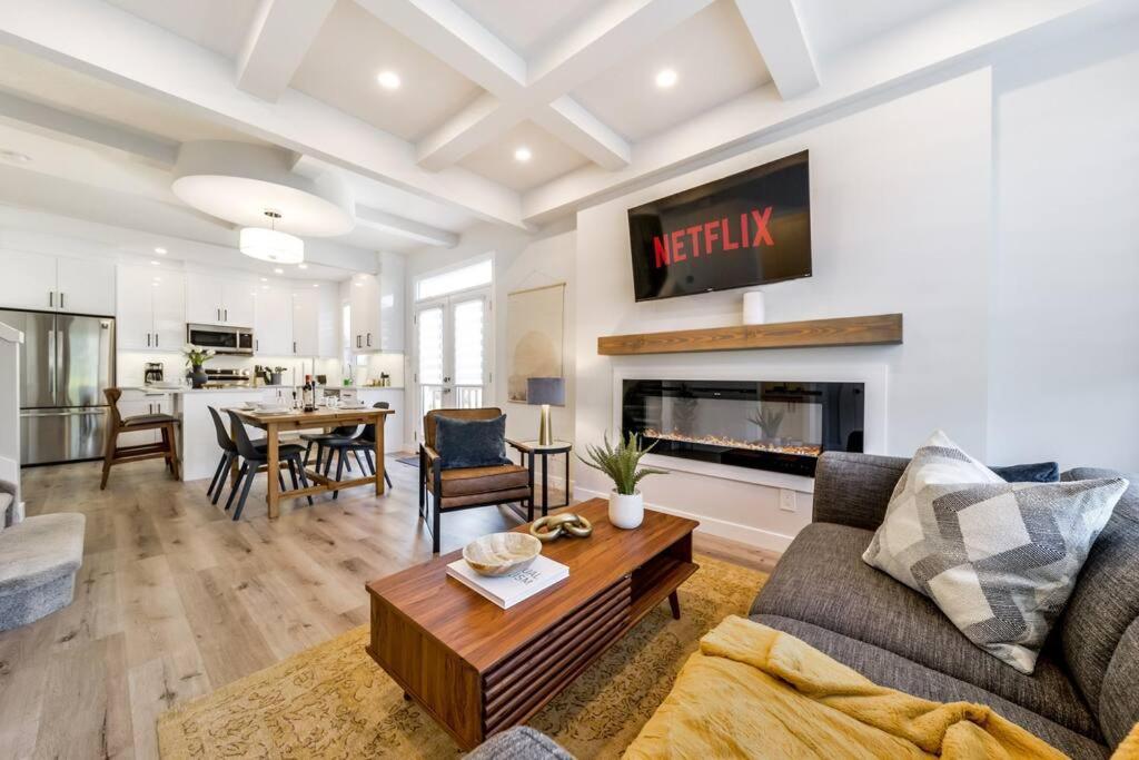 Modern Nordic Escape, 3Br Near Wem & Dt, Aircon & Fireplace, Wifi, Sleeps 6! Edmonton Exteriér fotografie