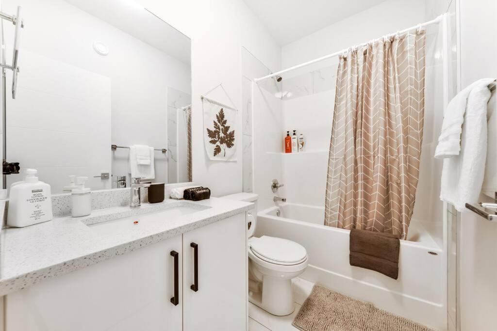 Modern Nordic Escape, 3Br Near Wem & Dt, Aircon & Fireplace, Wifi, Sleeps 6! Edmonton Exteriér fotografie